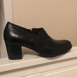NWOT Black Block Heeled Shoes